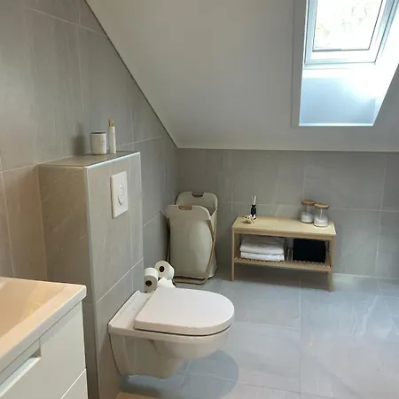 Elegant Boende, Rett Ved Brygga