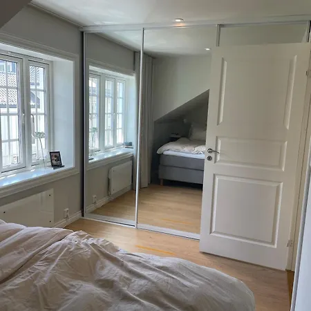 Elegant Boende, Rett Ved Brygga